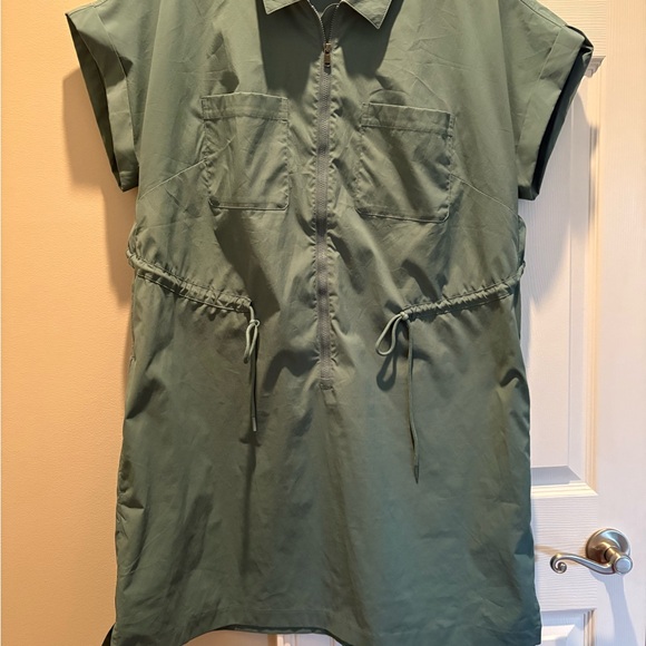 Athleta Topspin Dress - Picture 2 of 5